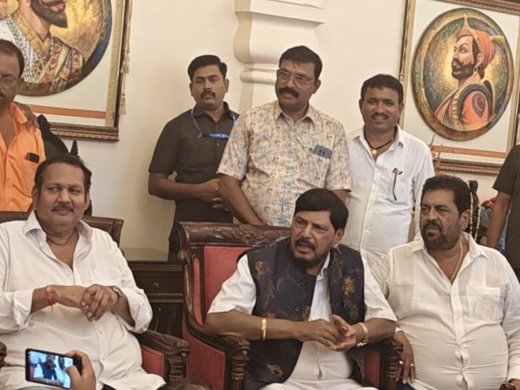 रामदास आठवले यांनी घेतली उदयनराजे यांची भेट:  महायुतीतील समन्वय, प्रतिनिधित्व आणि आगामी राजकीय समीकरणांवर चर्चा – Kolhapur News