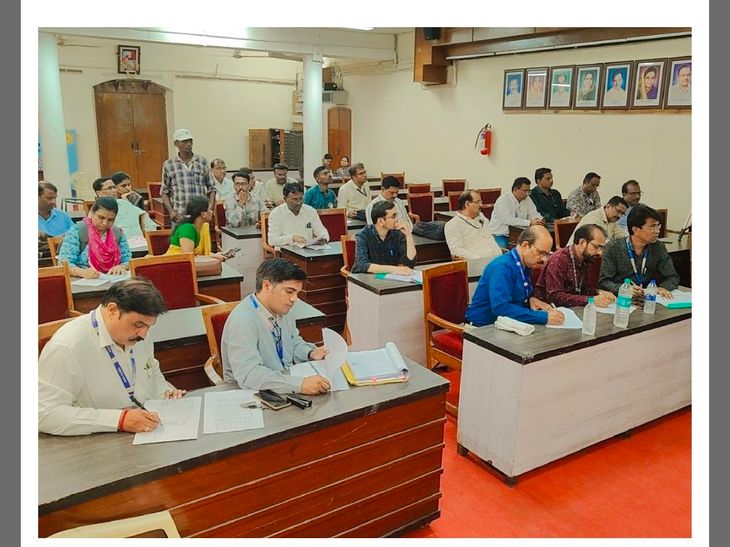 जिल्हा परिषदेच्या 67 शिक्षकांना केंद्रप्रमुखपदी पदोन्नती: समुपदेशनाद्वारे प्रक्रिया पूर्ण, सीईओ गांधींच्या मार्गदर्शनाखाली अंमलबजावणी – Amravati News जिल्हा परिषदेच्या 67 शिक्षकांना केंद्रप्रमुखपदी पदोन्नती: समुपदेशनाद्वारे प्रक्रिया पूर्ण, सीईओ गांधींच्या मार्गदर्शनाखाली अंमलबजावणी – Amravati News