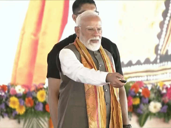 मोदी म्हणाले- बंगालला पाकिस्तानचा भाग बनवण्याचा प्रयत्न झाला:  धार्मिक अजेंडा राबवला गेला, घुसखोरांकडून ताबा मिळवला गेला; आता कायद्याचे राज्य
