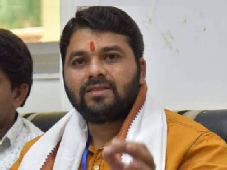 मागण्या मान्य न झाल्यास राज्यभर उद्रेक होईल:  सरकारच्या बुडाखाली आग लावणारे आंदोलन असेल, रविकांत तुपकरांचा सरकारला इशारा – Maharashtra News