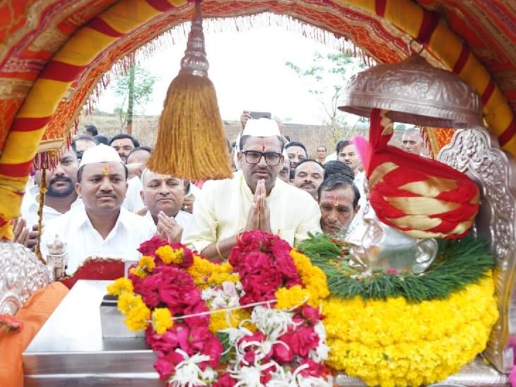 विदर्भ-मराठवाड्याच्या सीमेवर विठूनामाचा गजर:  संत गजानन महाराजांच्या दिंडीचे वाढोण्यात जंगी स्वागत – Hingoli News