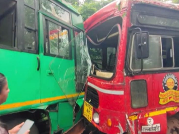 रत्नागिरीत दोन एसटी बसची समोरासमोर भीषण धडक:  11 शाळकरी विद्यार्थी आणि चालक जखमी, ब्रेक निकामी झाल्याचा प्राथमिक अंदाज – Mumbai News
