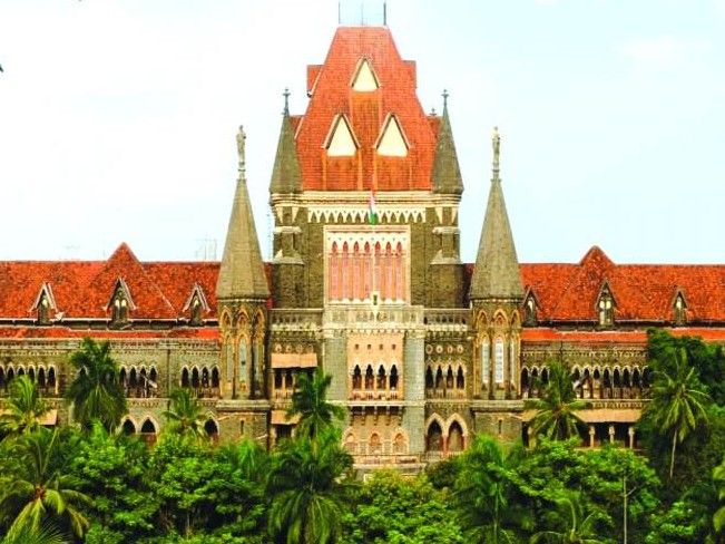 मुंबई उच्च न्यायालयाचे न्यायाधीश म्हणाले- सरकारचा विरोध केल्यास गुन्हा का?:  लोकांना सरकारचे गुलाम बनवले जात आहे; पोलिस पंतप्रधान-मुख्यमंत्र्यांचे नोकर नाहीत