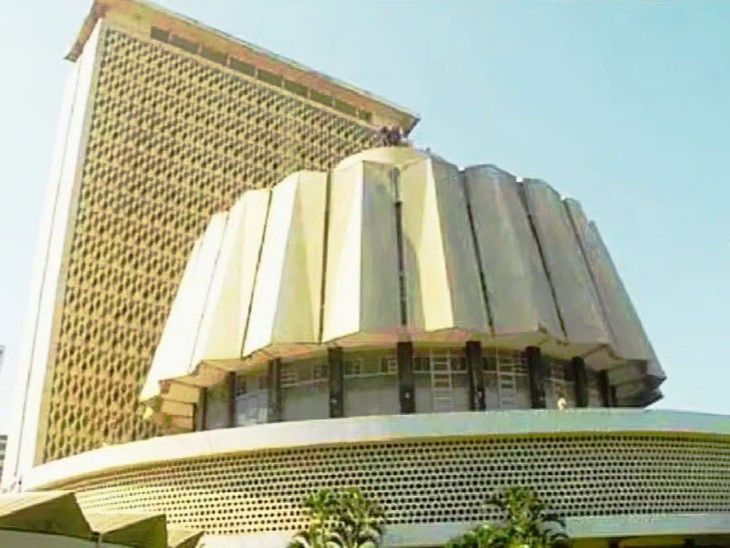 पावसाळी अधिवेशन:  विधीमंडळाच्या कामकाजाला सुरुवात; विधानसभेत पूरस्थितीवरून सरकार-विरोधक आमनेसामने – Maharashtra News