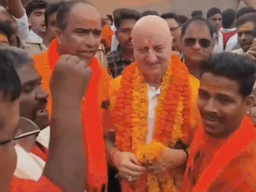 अनुपम खेर राम मंदिर चोरीवर दिलेले विधान बदलणार नाहीत:  म्हटले होते- मुघलांनी मंदिरांमध्ये बलात्कार केले, त्यांच्या लुटीसमोर चोरी किरकोळ गोष्ट
