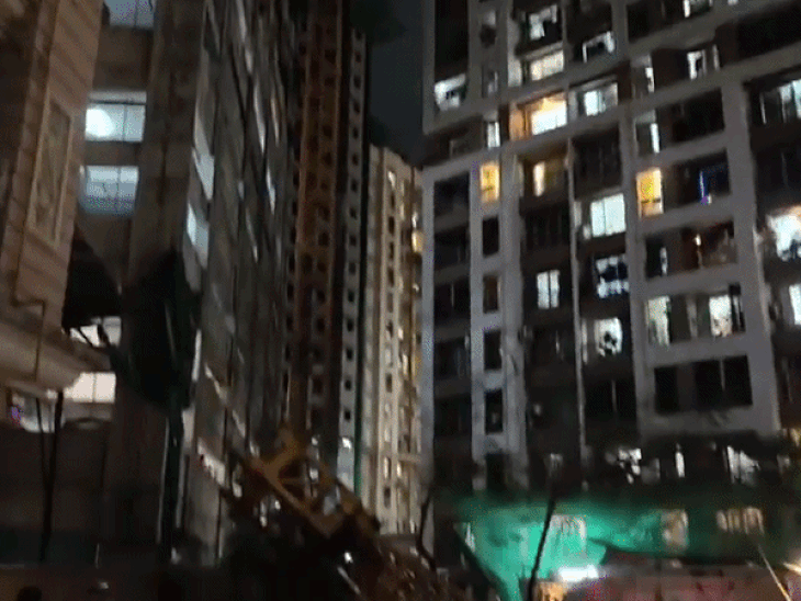 मुंबईतील मीरा रोड परिसरात भीषण दुर्घटना:  बांधकामाधीन इमारतीवरील महाकाय क्रेन कोसळली; एकाचा मृत्यू, अनेक वाहनांचे नुकसान – Mumbai News