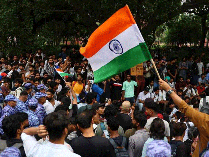 सलमान खानने लीक पेपरने दिली होती परीक्षा:  अभिनेता म्हणाला- माझ्यासाठी लीक पेपर येत असे; विद्यार्थ्यांच्या आंदोलनादरम्यान जुना व्हिडिओ व्हायरल