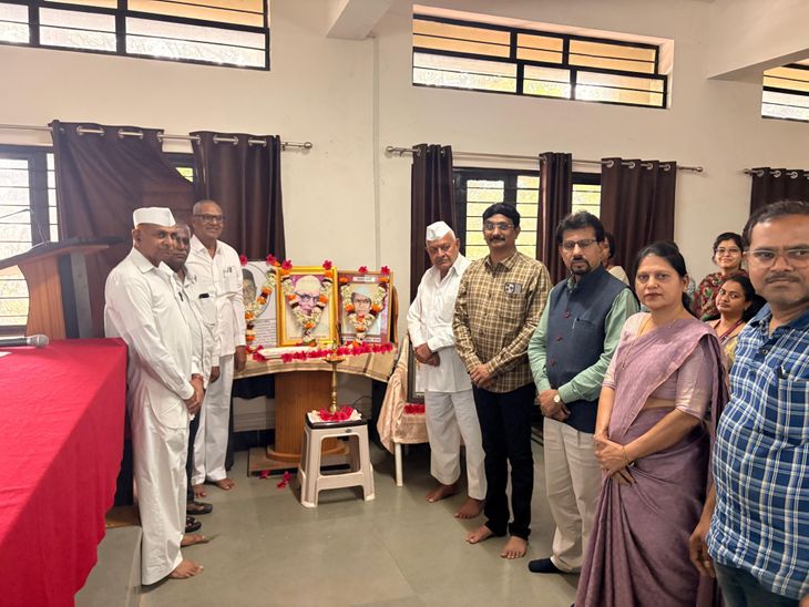 नवपिढीने गुरु-शिष्यांच्या कार्याचा आदर्श घेणे गरजेचे: चांदोरी येथे प्राचार्य डॉ. माधव देवरे यांचे प्रतिपादन – Nashik News नवपिढीने गुरु-शिष्यांच्या कार्याचा आदर्श घेणे गरजेचे: चांदोरी येथे प्राचार्य डॉ. माधव देवरे यांचे प्रतिपादन – Nashik News