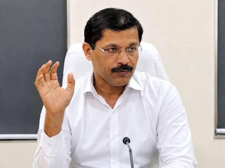 एफडीए कर्मचाऱ्यांची मंत्री झिरवाळांकडे तक्रार:तुकाराम मुंढेंनी केला खुलासा