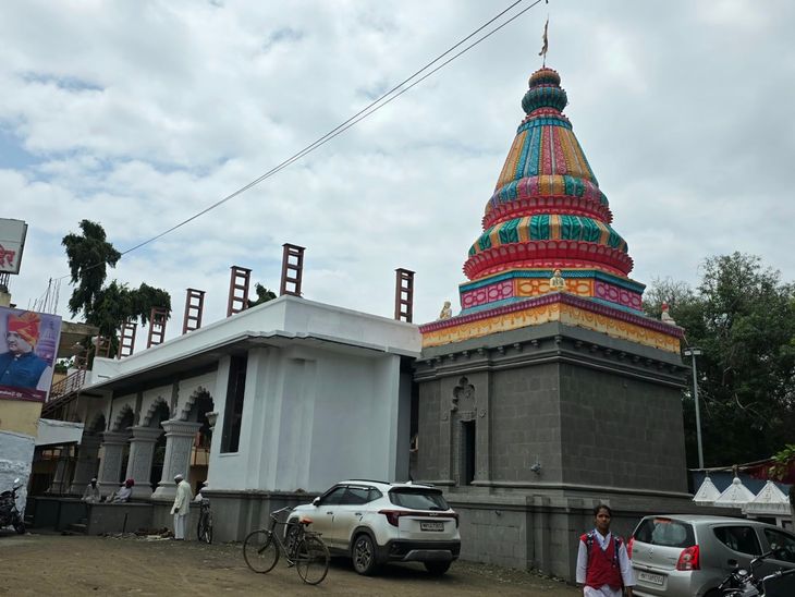 नवीन मंदिरात श्री संत दामाजीपंतांची मूर्ती प्रतिष्ठापना
