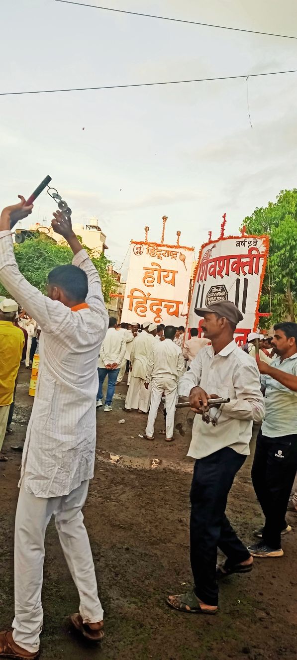 निमगावात महिलांनी धरला फुगडीचा फेर