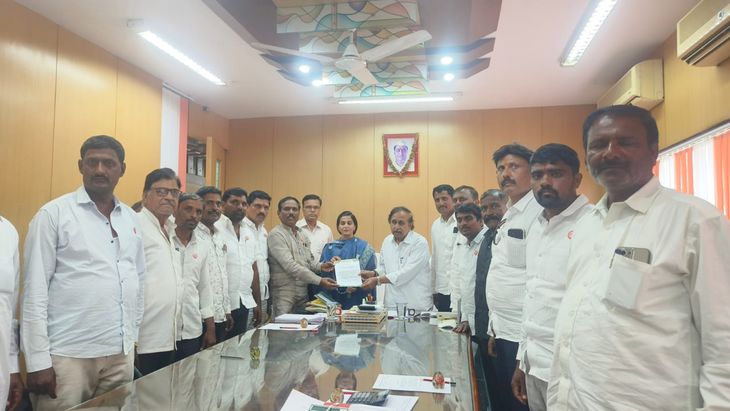 उसाचा दुसरा हप्ता 300 रुपये द्यावा, ‘स्वाभिमानी’ची कारखान्यांकडे मागणी:‘सहकार महर्षी’‎,‘ सहकार शिरोमणी’श्री पांडुरंगला दिले निवेदन‎