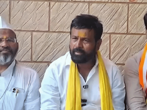 हॉटेलमध्ये जेवतानाच लक्ष्मण हाकेंवर हल्ल्याचा प्रयत्न