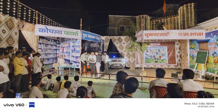 अन्न भेसळ, मेडिकल आणि डेअरींवर तुकाराम मुंडेंचा ‘छापा’:सांगोला येथे ‘ तुकाराम वन्स अगेन’ मधून श्रीराम गणेश मंडळाने दाखवले ‘एफडीए’चे कार्य‎