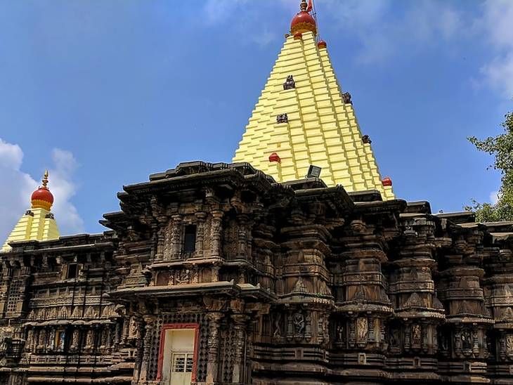 कोल्हापुरातील महालक्ष्मीच्या खजिन्यात 21 कोटींचे अँटिक दागिने:17 व्या शतकापासूनच्या देवीच्या नित्यपूजेत 26 हून अधिक प्रमुख अलंकार वापरले जातात