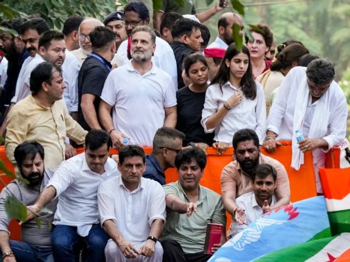 राहुल म्हणाले- मतांची चोरी सहन करणार नाही:दावा- 1 नोव्हेंबरच्या रॅलीत 10 लाख लोक येतील; व्यावसायिक म्हणाले- रॅली पुढे ढकलावी