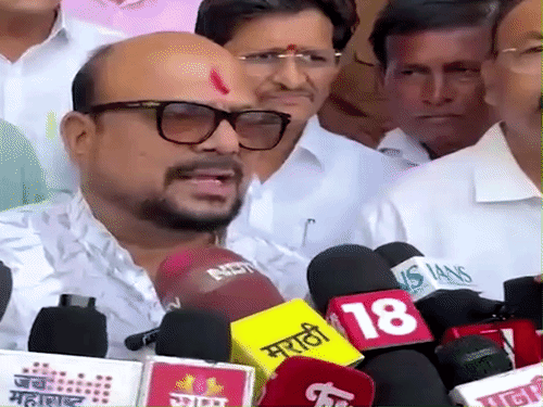 वृक्षतोड थांबली पाहिजे, पण प्रकल्पही झाले पाहिजेत:टोरेन्ट प्रकल्पावर गुलाबराव पाटलांची मध्यममार्गाची भूमिका