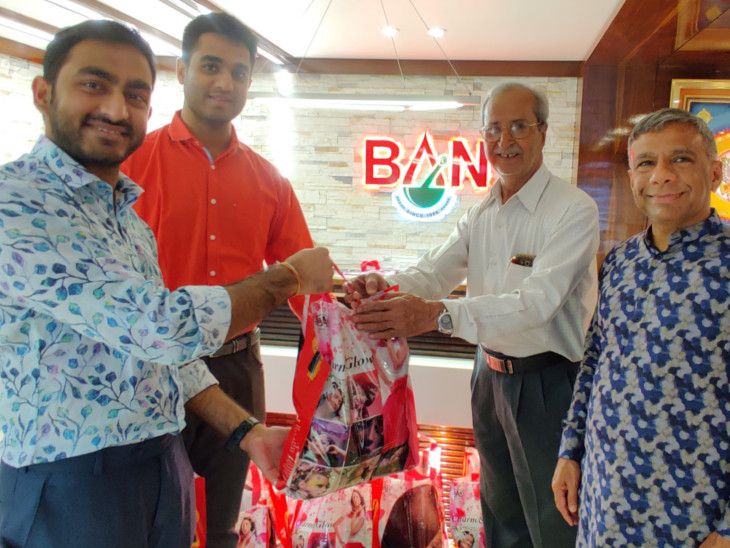 Rajkot Ban Labs give 1200 workers two months' salary and 5 thousand kit ...