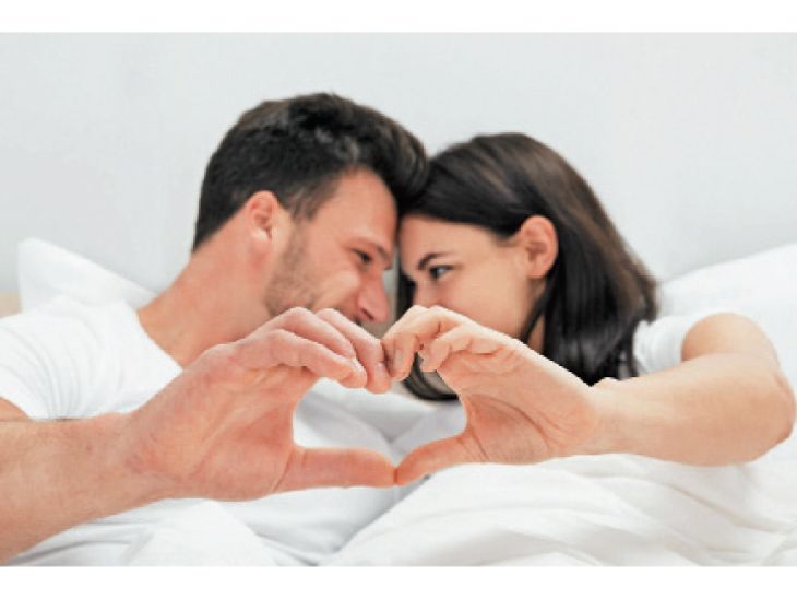 How to use a condom properly? | કામ સંહિતા: કોન્ડોમનો યોગ્ય રીતે ઉપયોગ કેવી  રીતે કરવો ? | Divya Bhaskar