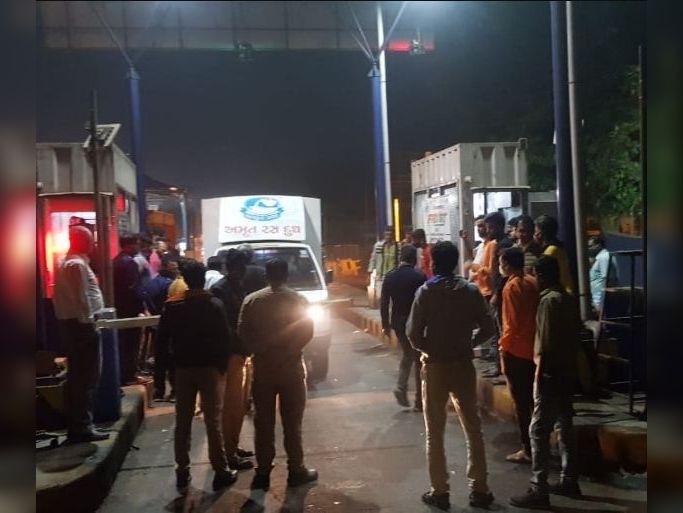 Cashlane closed at 12 o'clock at night on Bhatia-Kamaraj Tolnaka