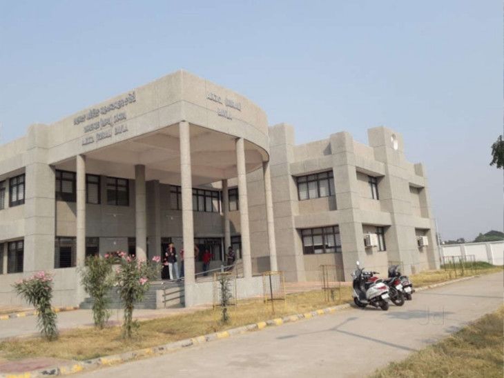 2 thousand applications for license backlog pending at Subhash Bridge ...