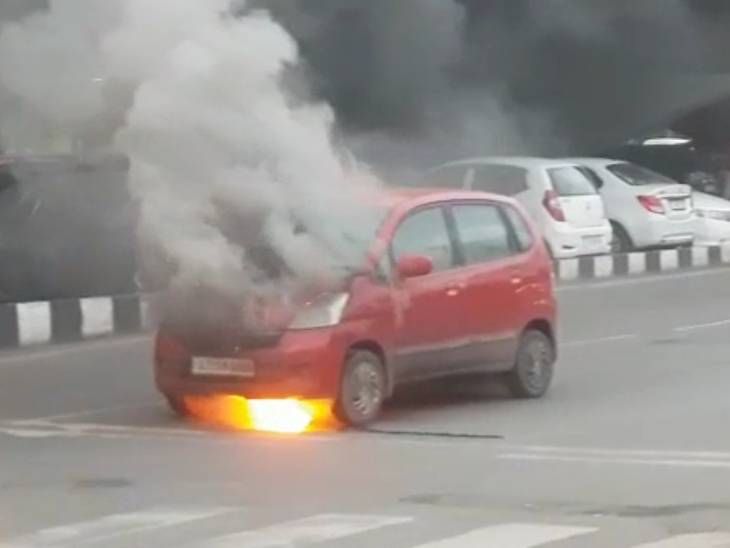 In Surat, a car passing on the ring road suddenly caught fire, the ...