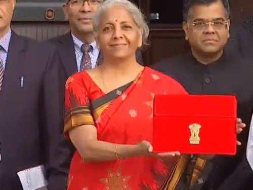 Nirmala Sitharaman Budget Address Top Moments | Parliament News Budget 2023  | સંસદમાં બજેટની મોમેન્ટ્સ: નાણામંત્રી સીતારમણ લાલ ટેબ્લેટ સાથે સંબલપુરી  સિલ્કની લાલ સાડીમાં ...