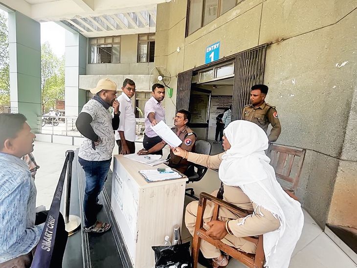 The agents from the RTO cleared, checked the papers at the gate and ...