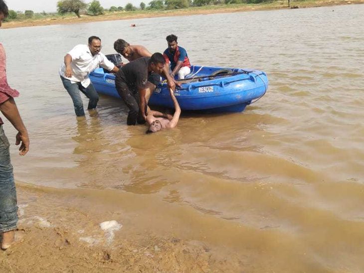 A young man who took a bath in Bharudia Dam died due to drowning
