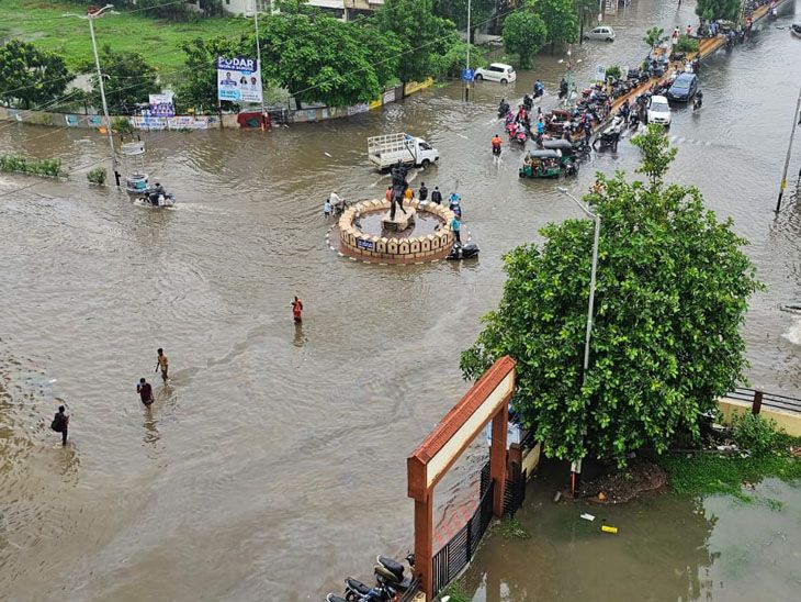 3 ponds overflowed, water receded in the western area