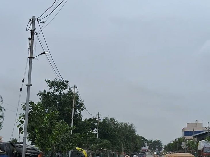 Anger among the citizens who saw street lights on the roads of Botad ...
