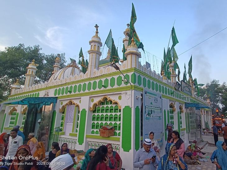 Hazrat Navshahid Pir Baba Dargah Mela celebrated in Jainabad as ...