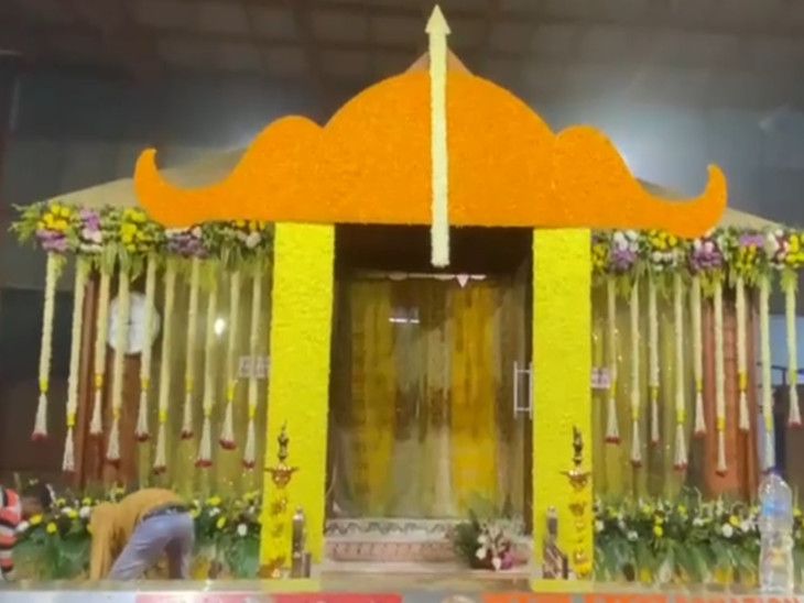 The Ram temple in Ayodhya was decorated with flowers by Team Revolution