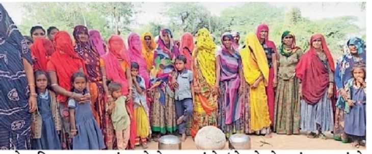 In Dhanera's Runi village, women are outraged due to water scarcity ...