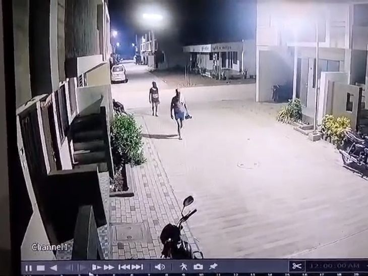 Dhari Gang active again in Chaddi Baniyan ફરી ચડ્ડી બનીયાન ધારી ગેંગ