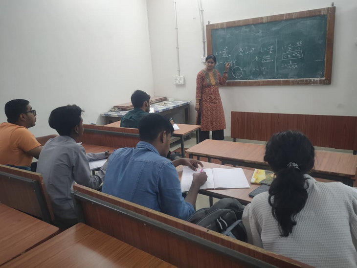 400 MSU students offered jobs in Vadodara, placement process still