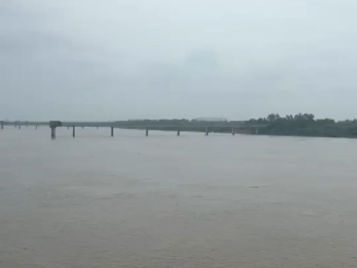 1 lakh more cusecs of water will be released in Mahi river today, low ...