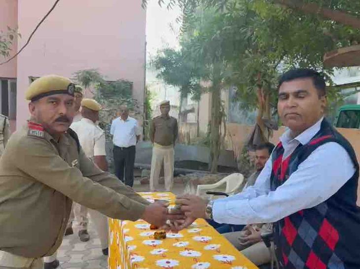 District Commandant Himmat Singh Rathod hoisted the flag, Home Guard ...