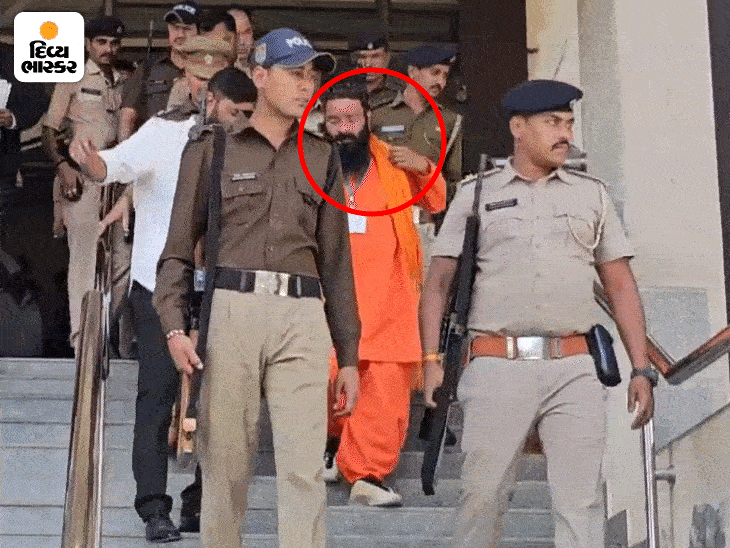 Notorious gangster Bunty Pandey presented in Vapi court