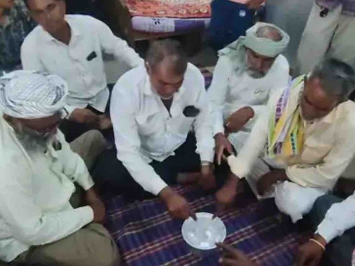 Candidacy registration for Gram Panchayat elections in Patan district | પાટણ  જિલ્લામાં ગ્રામ પંચાયત ચૂંટણી માટે ઉમેદવારી નોંધણી: સરપંચ માટે 96 અને સભ્યો  માટે 108 ફોર્મ ભરાયા ...