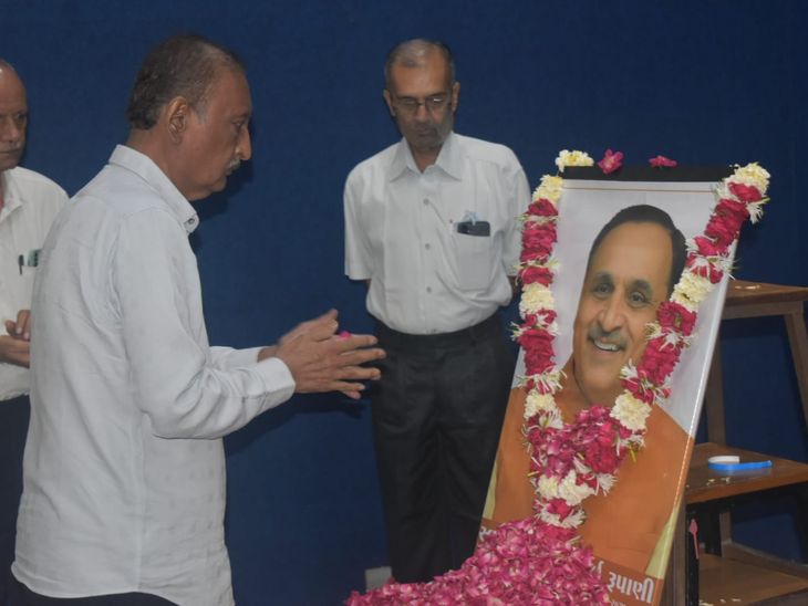 Trustees, faculty and staff paid tribute to former Chief Minister Vijay ...