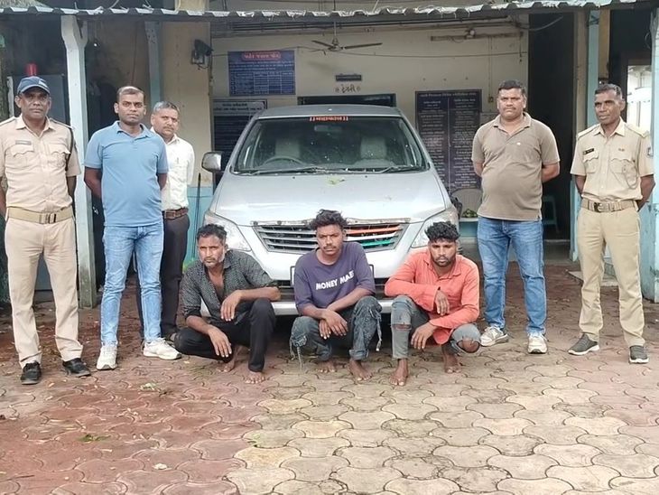 Nizar Police Seize Liquor; Innova Car Intercepted PHOTOS VIDEOS