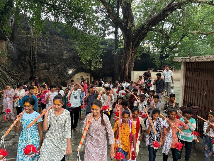 રણીયાર ગામમાં કાવડયાત્રાનું આયોજન:કેદારનાથથી રણીયાર મહાદેવ સુધી શિવભક્તોએ કર્યો જળાભિષેક, વહેંચાયો મહાપ્રસાદ