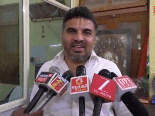 Karnataka- After DK Shivakumar, Congress MLA sings RSS prayer