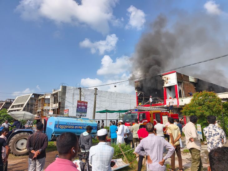 Three fire engines deployed to control fire at Santosh From & Finishing