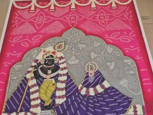 Gondal Rishabh Tala Creates Huge 8x6 Feet Radha Raman Rangoli For ...