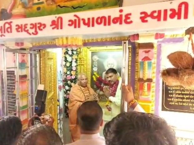 Minister P.C. Baranda visited Torda Dham