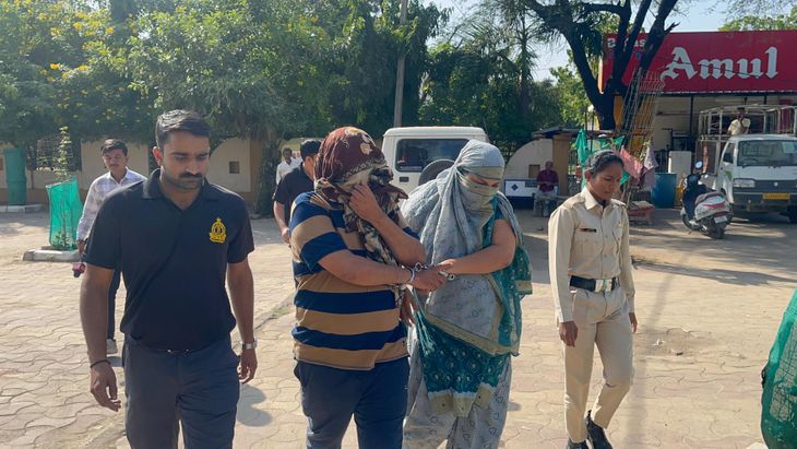 Couple accused of selling drugs worth Rs 5 crore arrested