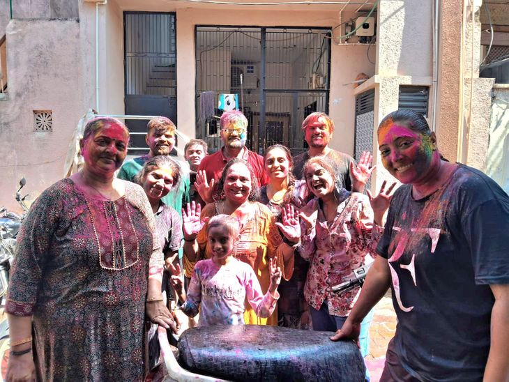 Dahegam Holi Dhuleti Delayed By Lunar Eclipse; Rangon Mein Tarbol