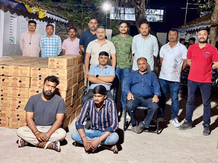 Botad LCB Seizes Liquor Truck Near Gadhada Umarada | Two Arrested